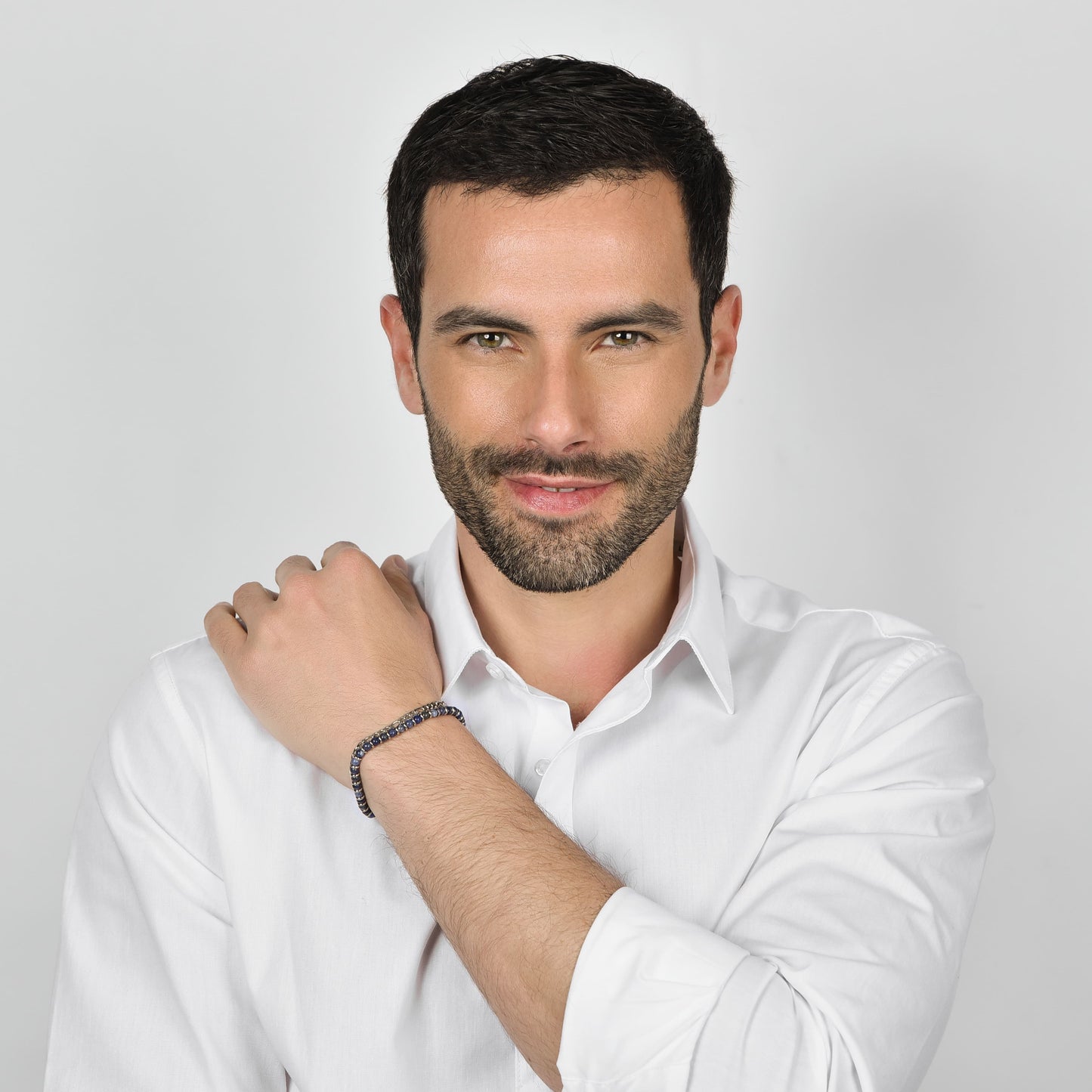 HERRENARMBAND AUS STAHL MIT BLAUEN STEINEN UND STAHLELEMENTEN