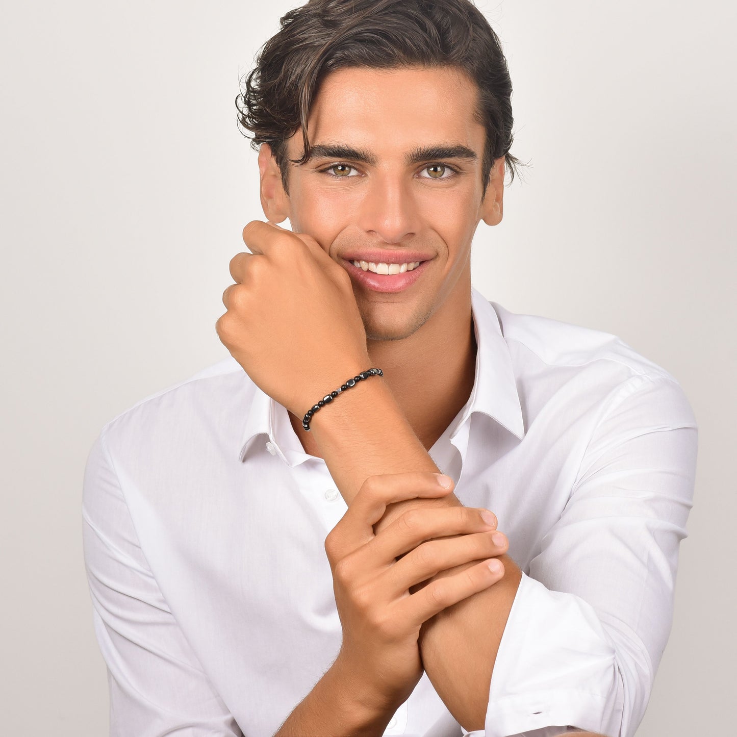 STAHLARMBAND FÜR HERREN MIT IP GUN UND SCHWARZEM HÄMATIT