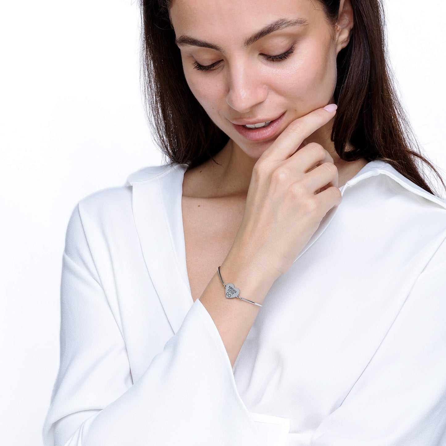 STAHLARMBAND FÜR FRAUEN MIT AUFSCHRIFT FOREVER SISTER