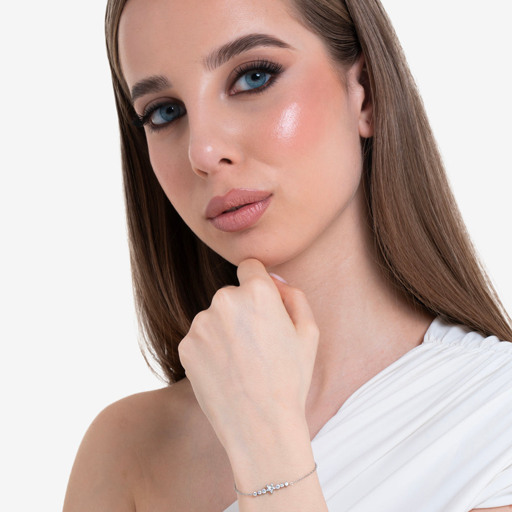 DAMENARMBAND AUS STAHL MIT STERN UND WEISSEN KRISTALLEN