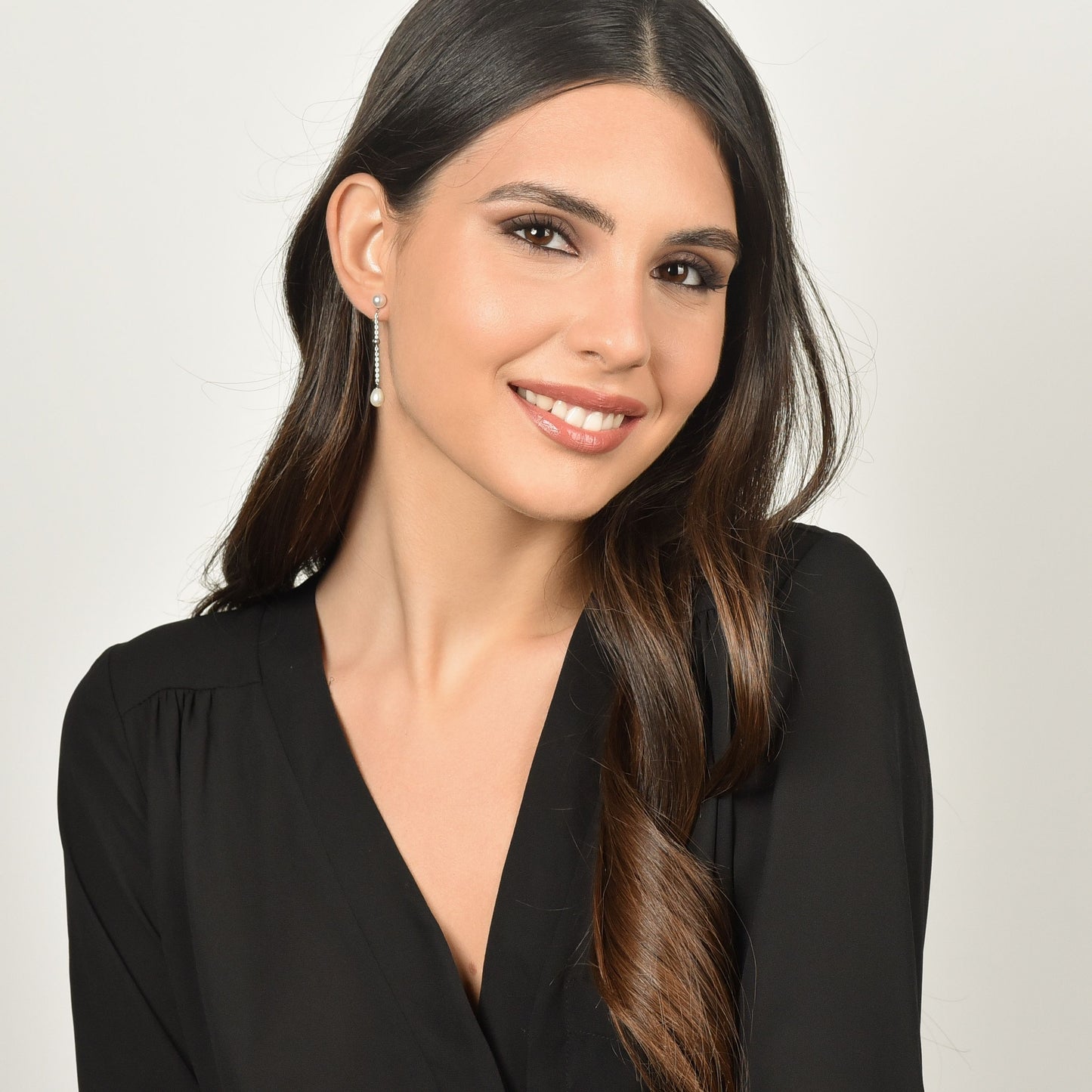 DAMEN-OHRRINGE AUS STAHL MIT PERLEN