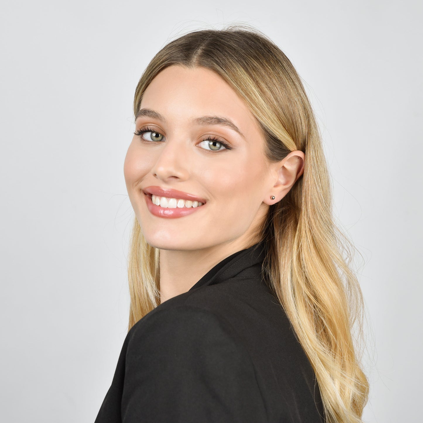 DAMEN-OHRRINGE AUS STAHL MIT KUGEL