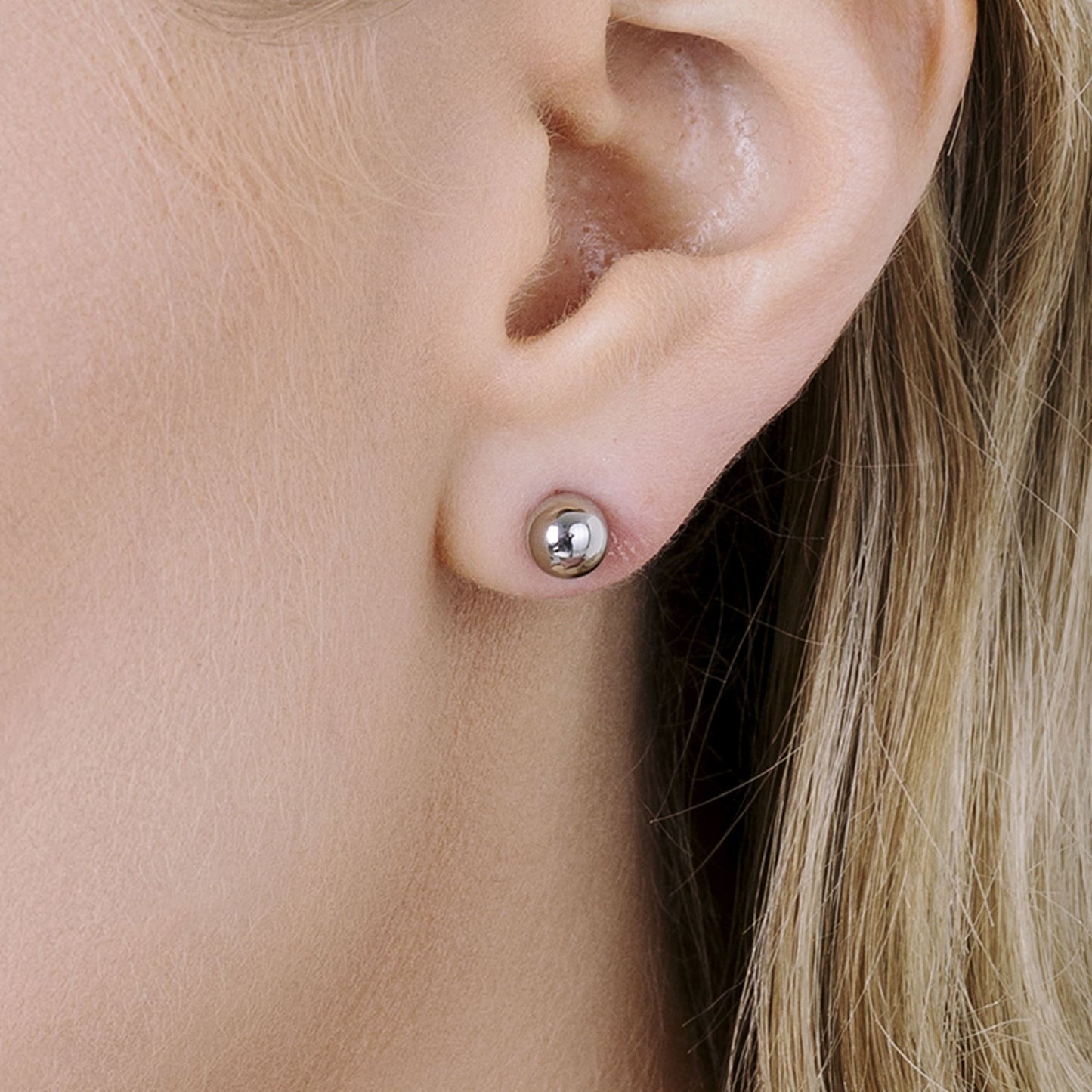 DAMEN-OHRRINGE AUS STAHL MIT KUGEL