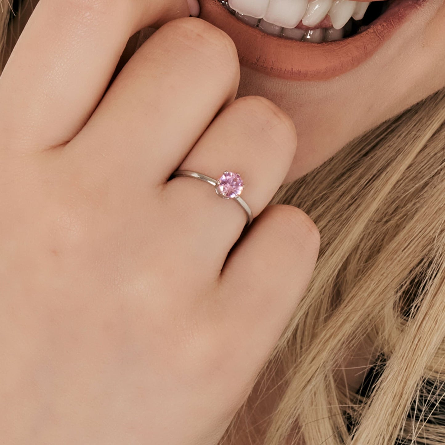 DAMEN-SOLITAIRE-RING AUS STAHL MIT PINK-KRISTALL Luca Barra