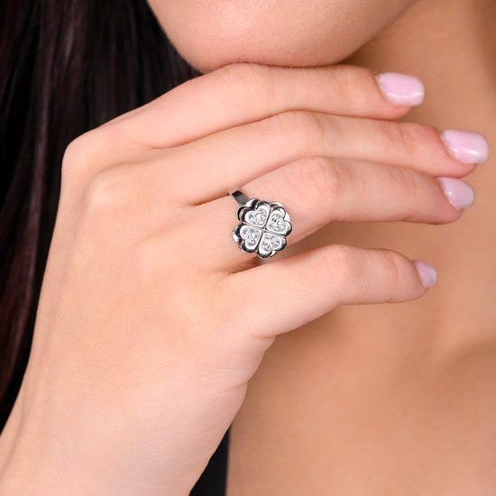 ANELLO DONNA IN ACCIAIO CON QUADRIFOGLIO GIREVOLE CON CRISTALLI BIANCHI