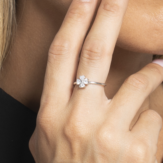 ANELLO DONNA IN ACCIAIO CON QUADRIFOGLIO ZIRCONI BIANCHI