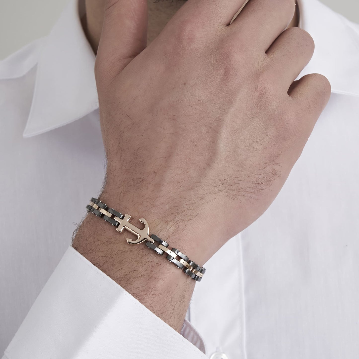 IP ROSE STAHLARMBAND FÜR HERREN MIT SCHWARZEN KERAMIKELEMENTEN UND ANKER