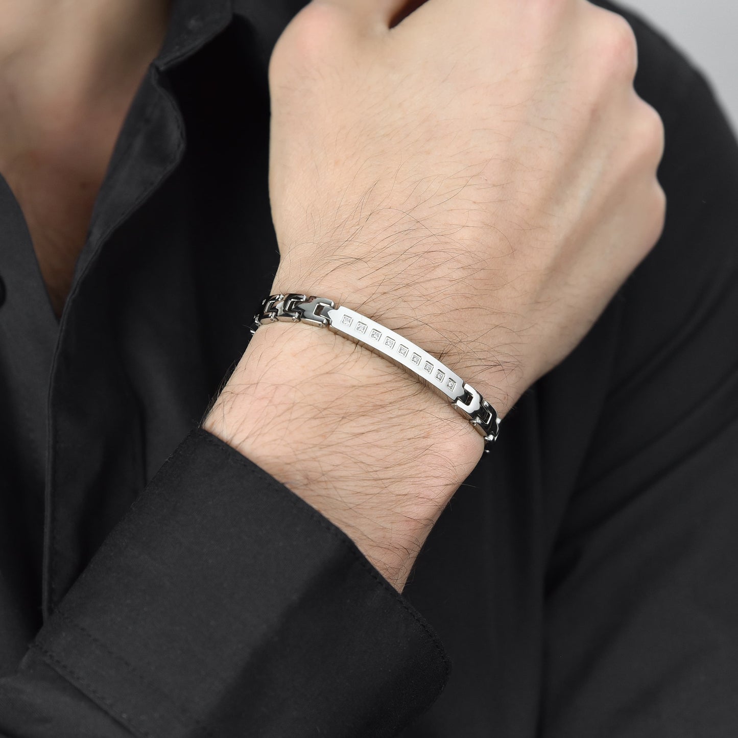 HERRENARMBAND AUS STAHL MIT WEISSEN KRISTALLEN