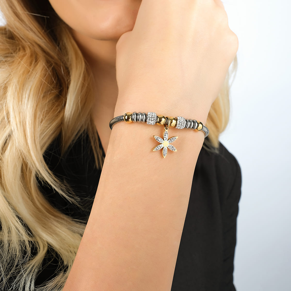 DAMENARMBAND AUS STAHL MIT BLUME DES LEBENS MIT WEISSEN KRISTALLEN