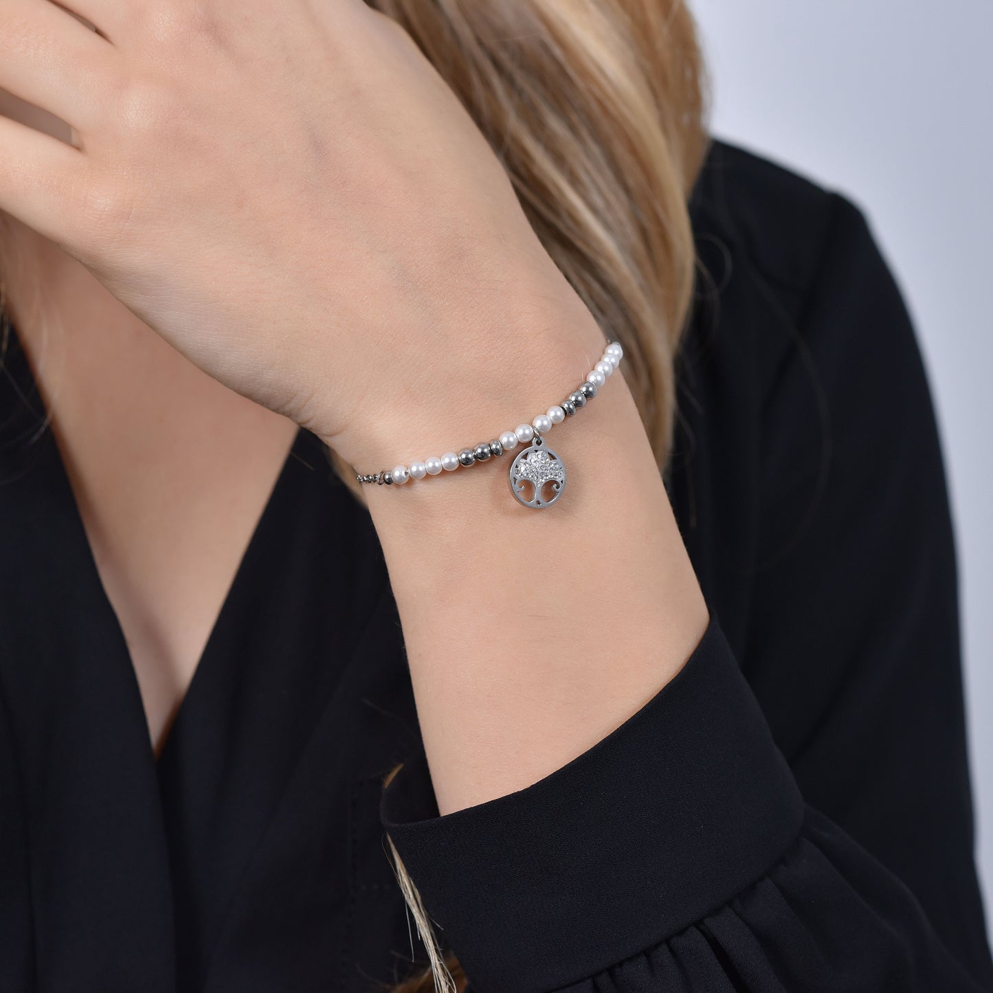 BRACCIALE DONNA IN ACCIAIO CON PERLE SINTETICHE E ALBERO DELLA VITA