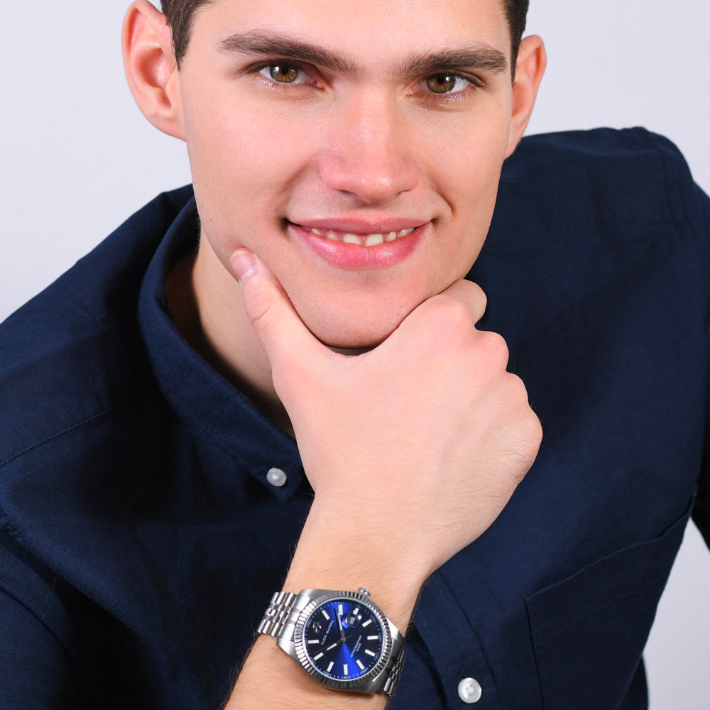 HERRENUHR AUS STAHL MIT GERÄNDELTER LÜNETTE