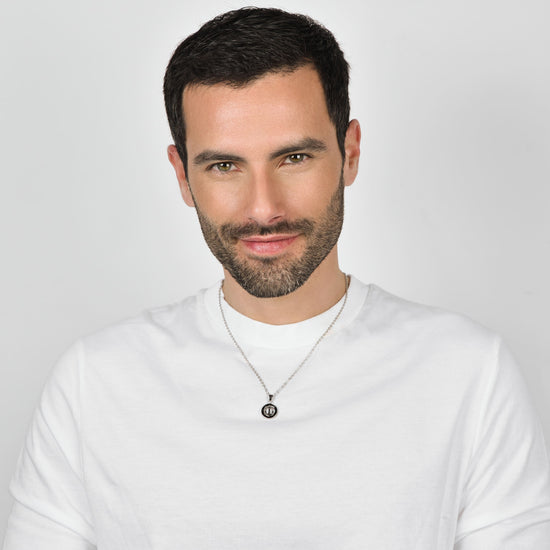 HERRENSTAHLKETTE MIT SCHWARZEM EMAILLEANKER