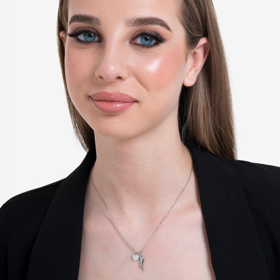 DAMENHALSKETTE AUS STAHL MIT HERZ UND HORN