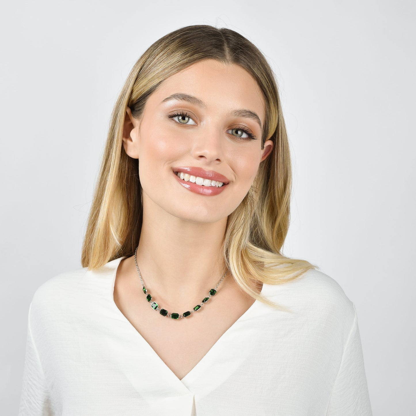 DAMEN STAHLKETTE MIT GRÜNEN KRISTALLEN